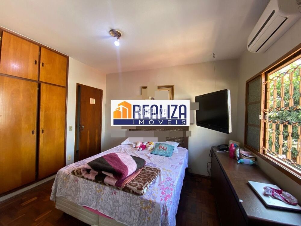 Casa à venda com 4 quartos, 463m² - Foto 2