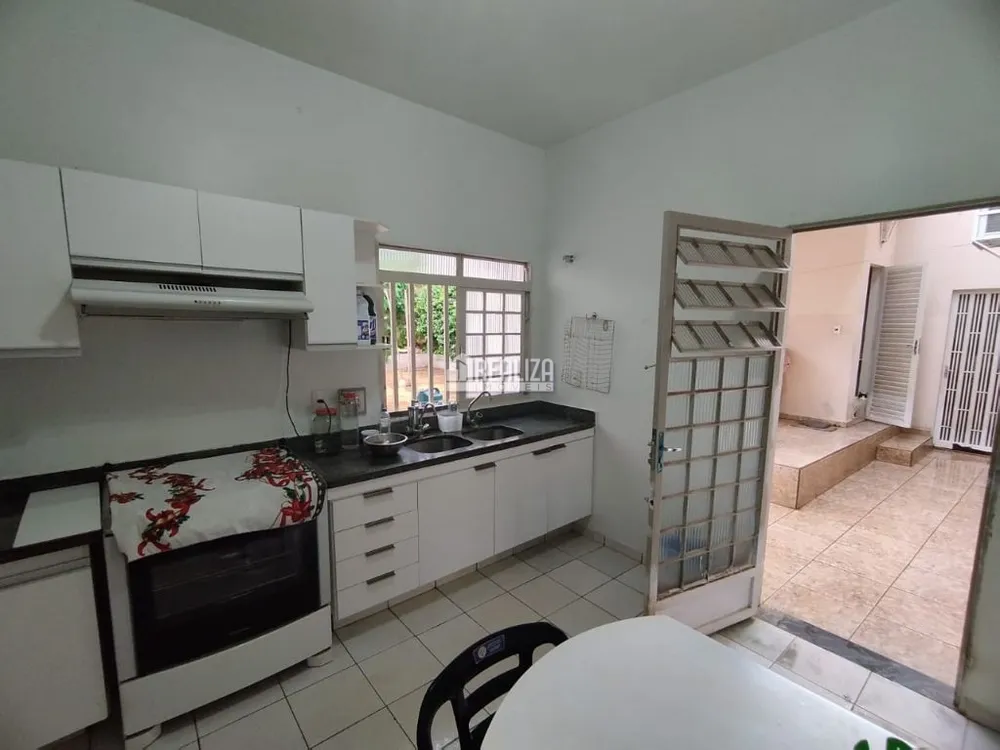 Casa, 3 quartos, 200 m² - Foto 11
