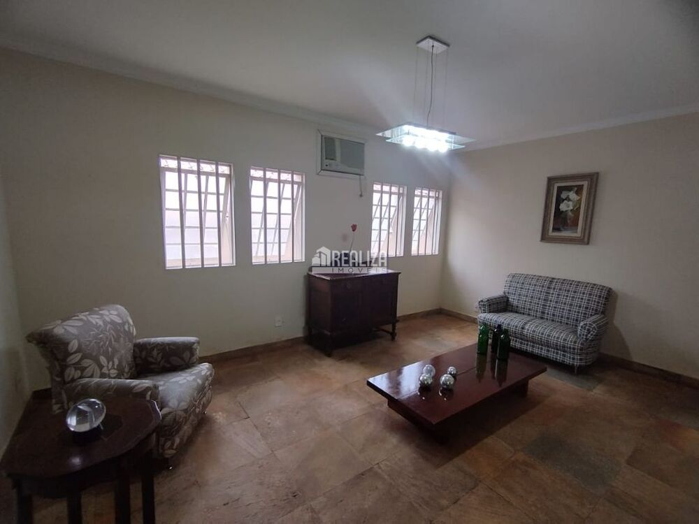 Casa, 3 quartos, 200 m² - Foto 2