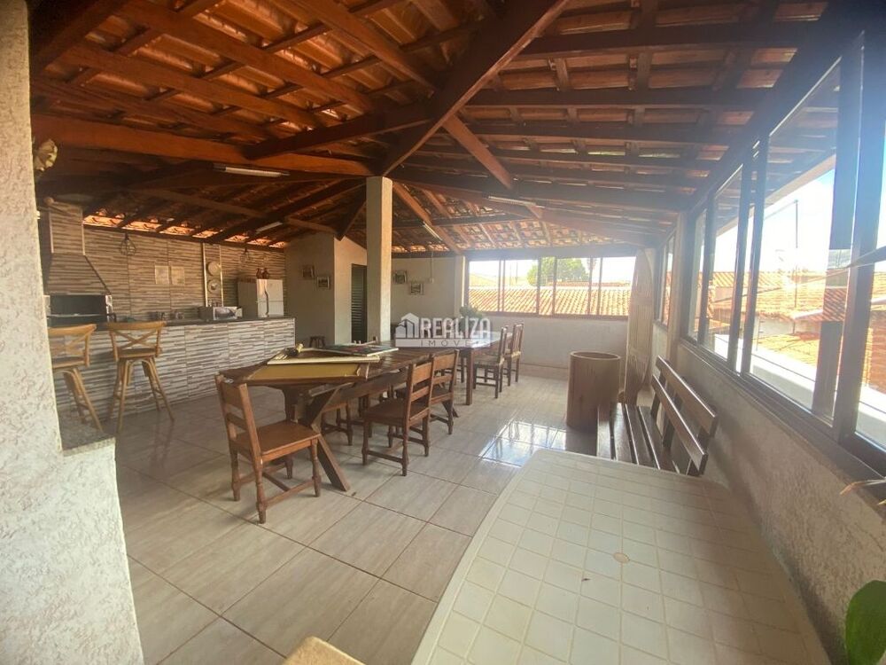 Sobrado, 3 quartos, 271 m² - Foto 2