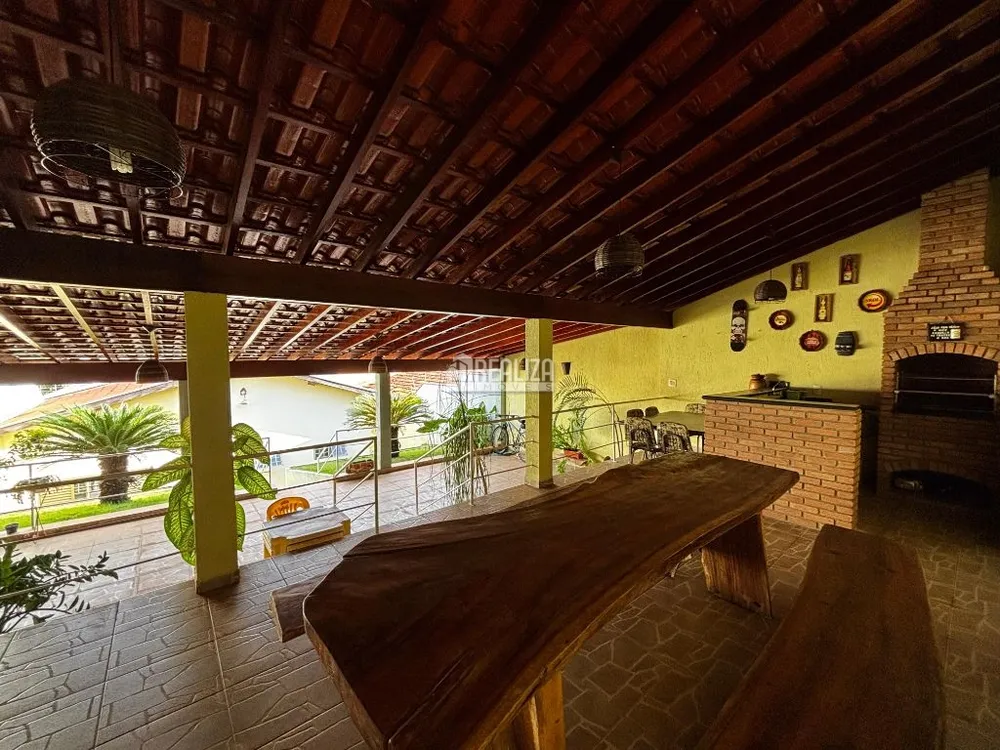 Sobrado, 3 quartos, 295 m² - Foto 1
