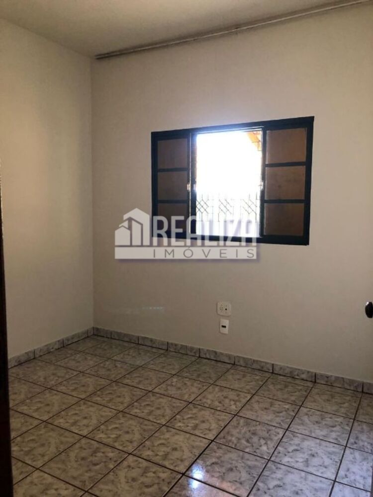 Casa à venda com 3 quartos, 200m² - Foto 4