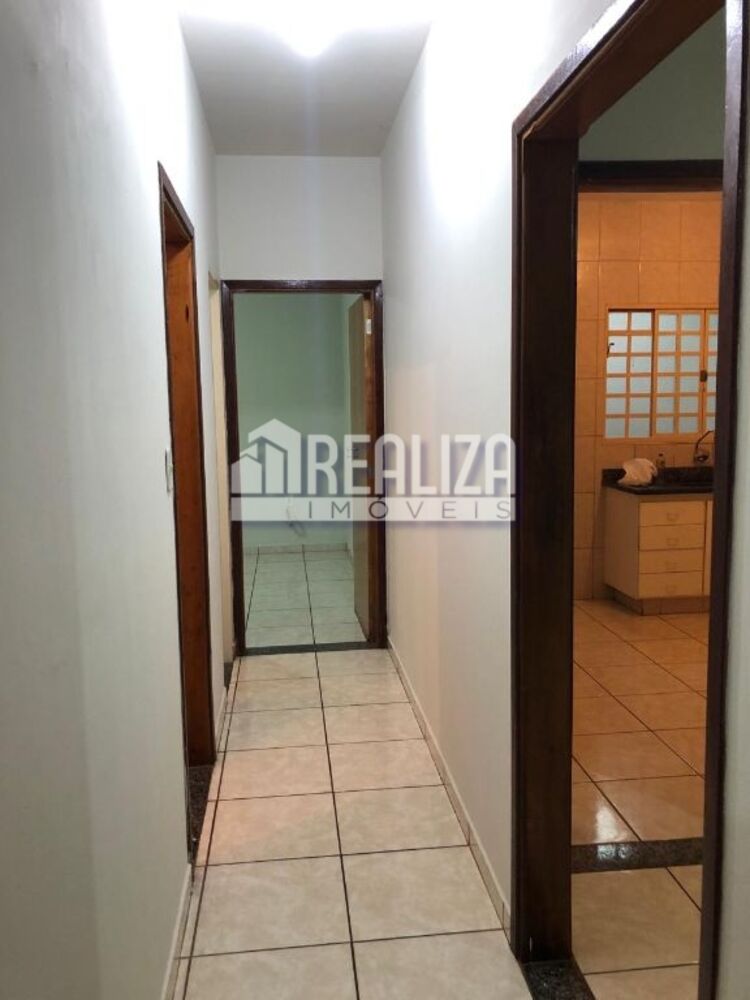 Casa à venda com 3 quartos, 200m² - Foto 12
