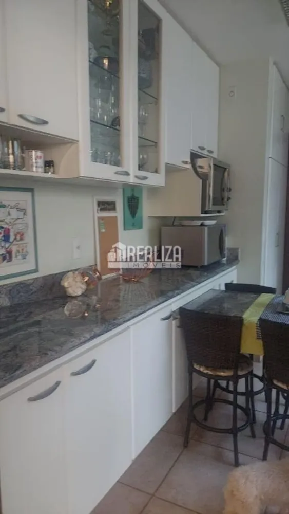 Casa, 5 quartos, 315 m² - Foto 1