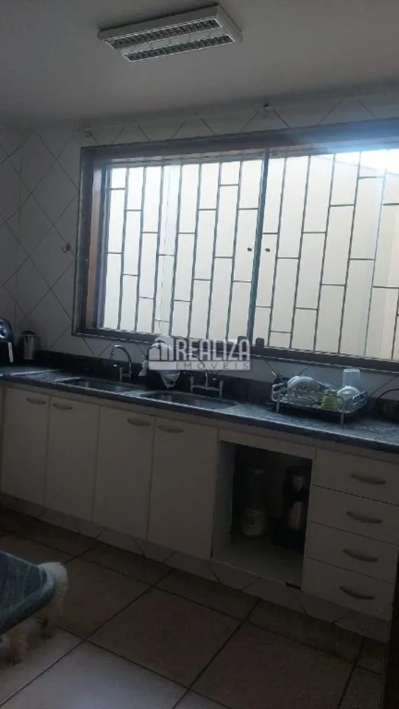 Casa, 5 quartos, 315 m² - Foto 3