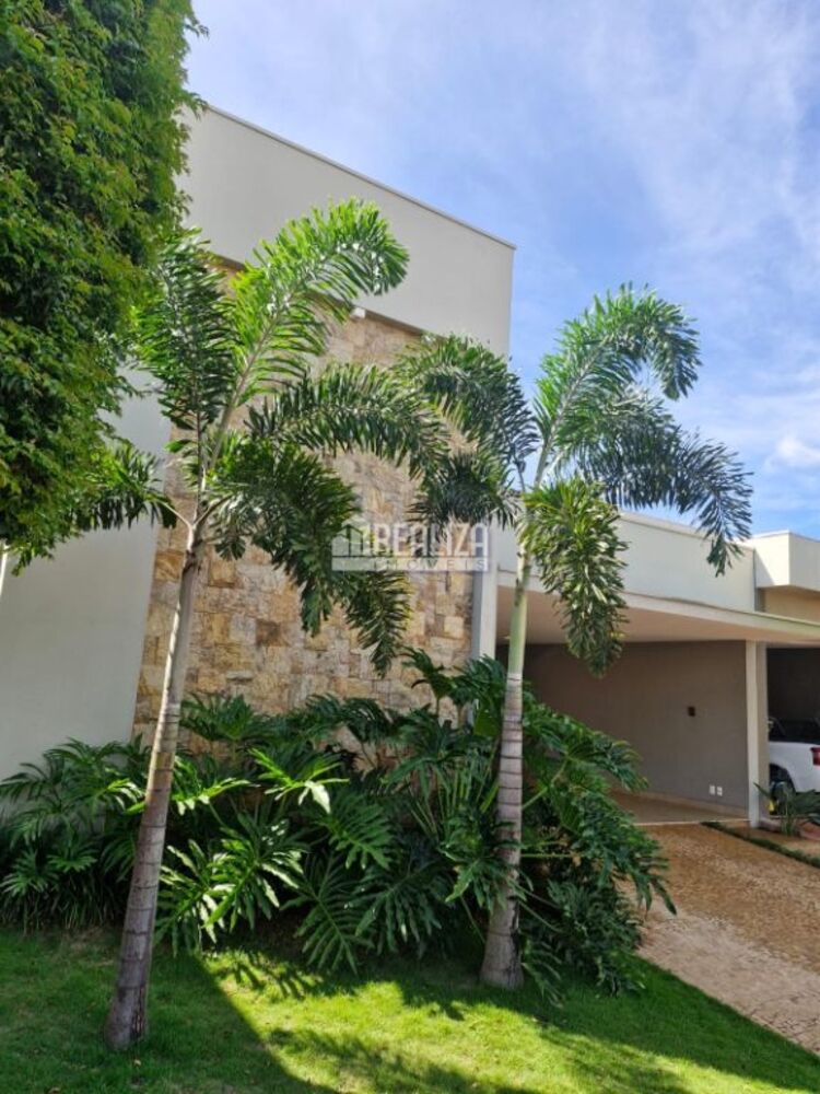 Casa à venda com 3 quartos, 180m² - Foto 1
