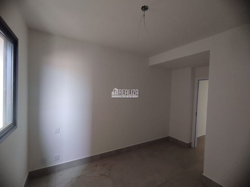 Apartamento à venda com 3 quartos, 116m² - Foto 7