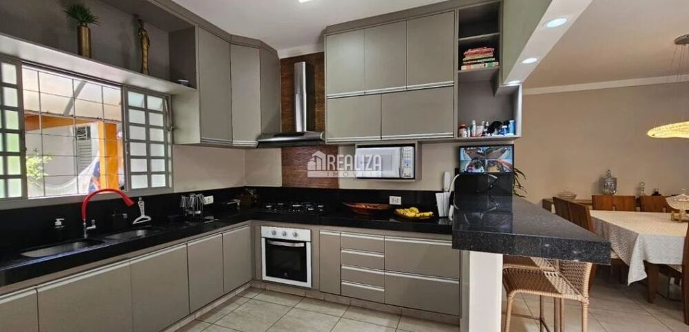 Casa à venda com 4 quartos, 194m² - Foto 5