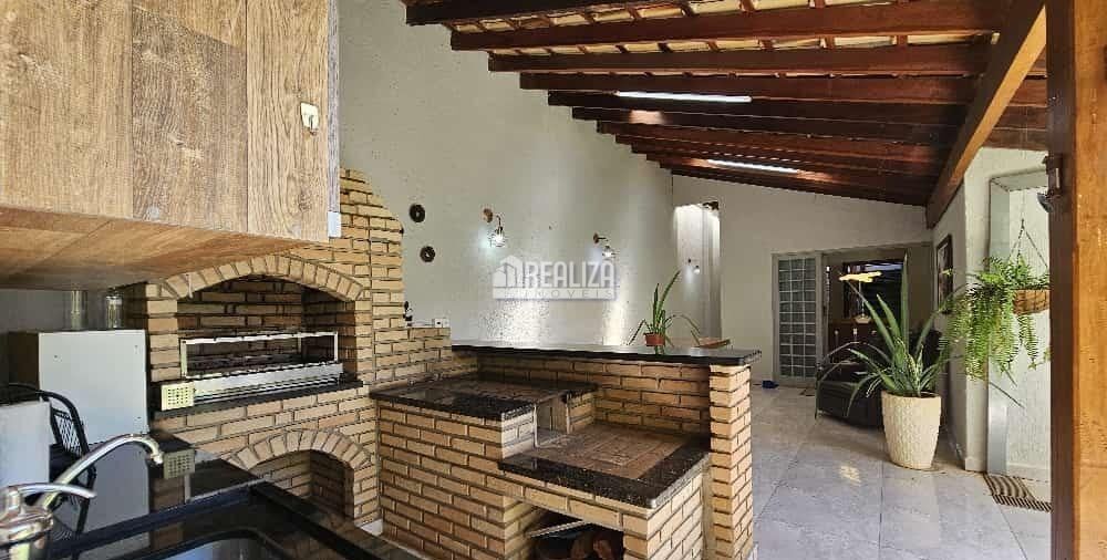 Casa à venda com 4 quartos, 194m² - Foto 7