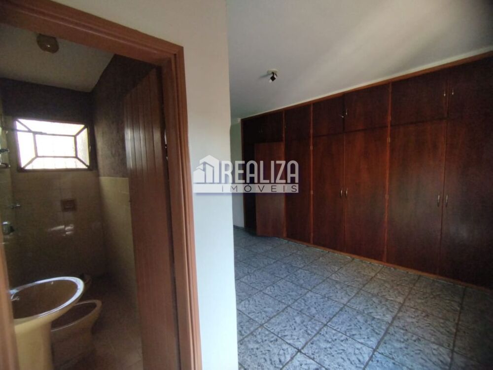 Casa, 2 quartos, 180 m² - Foto 2