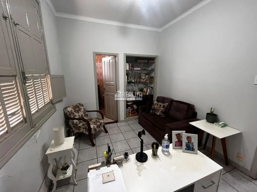 Casa, 4 quartos, 226 m² - Foto 3
