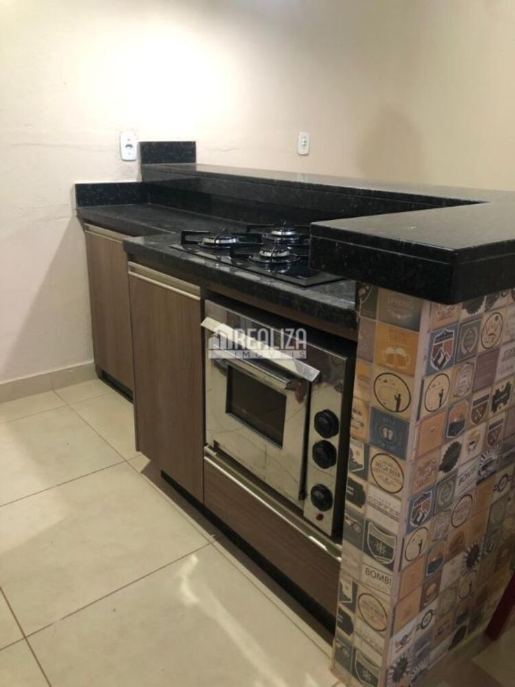 Casa à venda com 4 quartos, 137m² - Foto 3