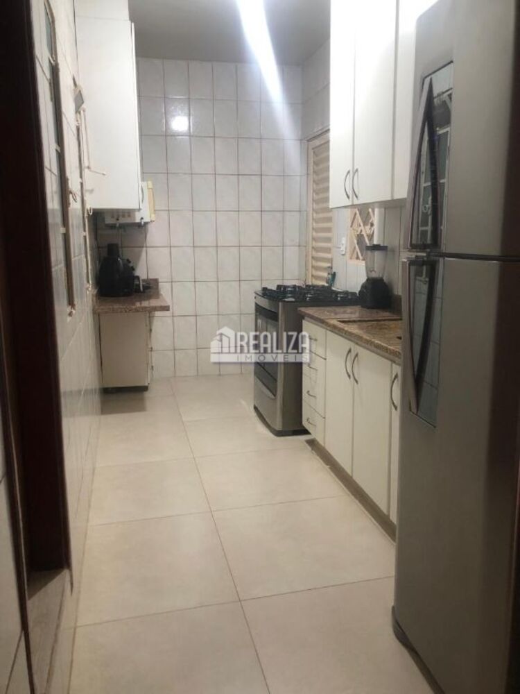 Casa à venda com 4 quartos, 137m² - Foto 5