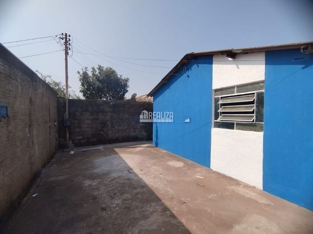 Casa à venda com 2 quartos, 70m² - Foto 1