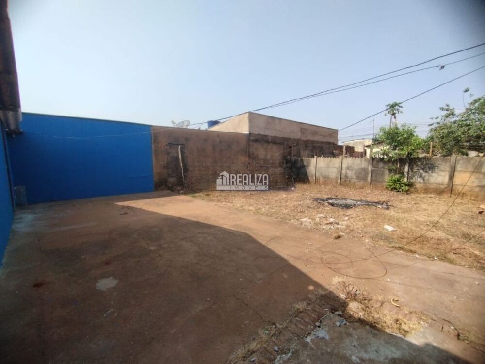 Casa à venda com 2 quartos, 70m² - Foto 4