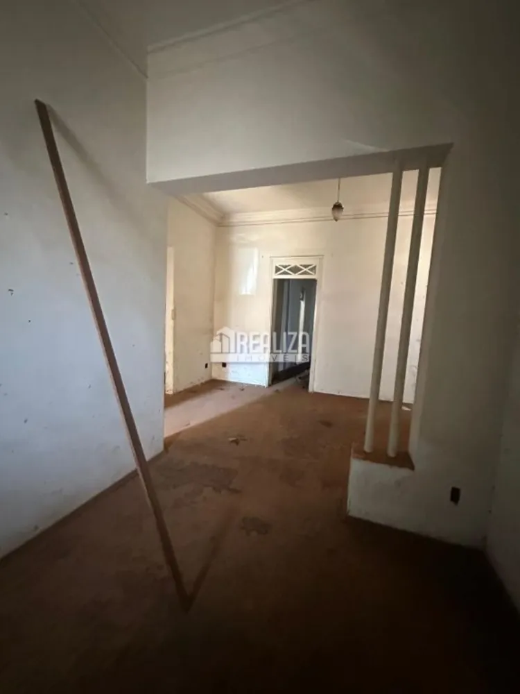 Casa, 7 quartos, 324 m² - Foto 3