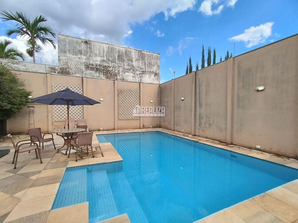 Casa à venda com 4 quartos, 338m² - Foto 11