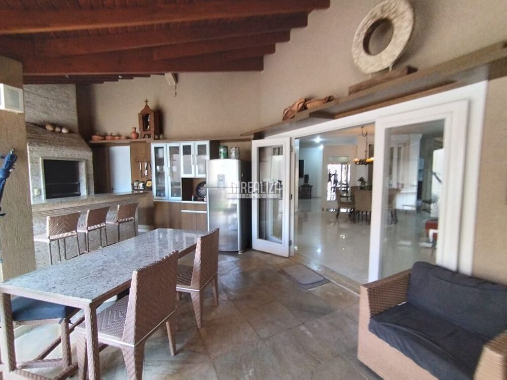 Casa à venda com 4 quartos, 338m² - Foto 6