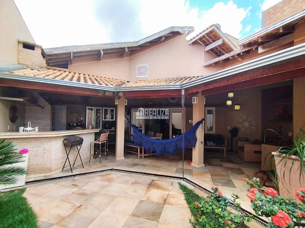 Casa à venda com 4 quartos, 338m² - Foto 12