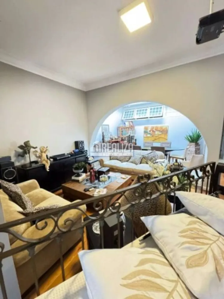 Casa, 3 quartos, 255 m² - Foto 1