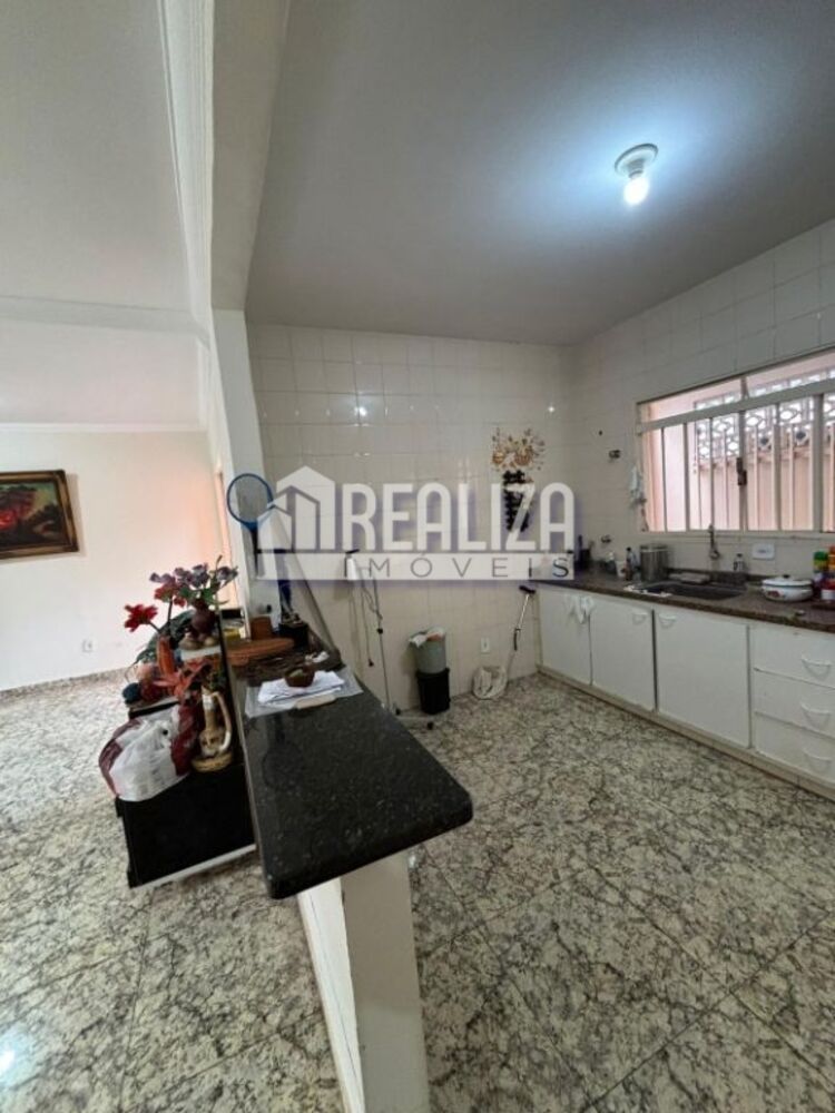 Casa à venda com 4 quartos, 200m² - Foto 6