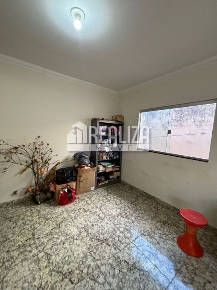 Casa à venda com 4 quartos, 200m² - Foto 7