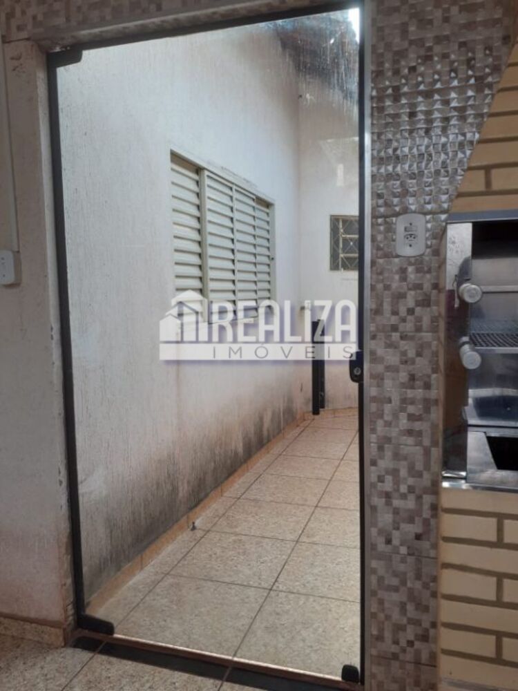 Casa à venda com 3 quartos, 60m² - Foto 3