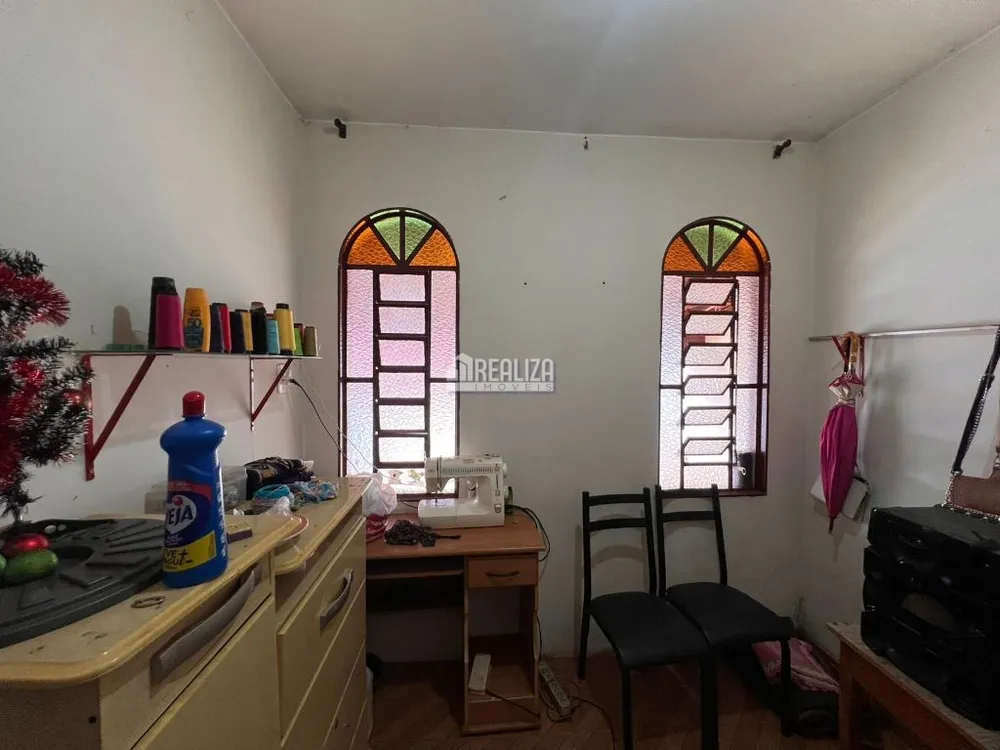 Casa, 5 quartos, 140 m² - Foto 2