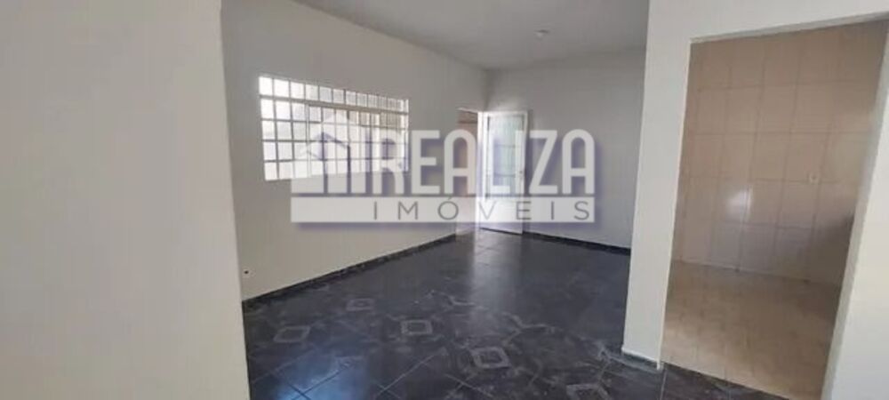 Casa à venda com 3 quartos, 270m² - Foto 1