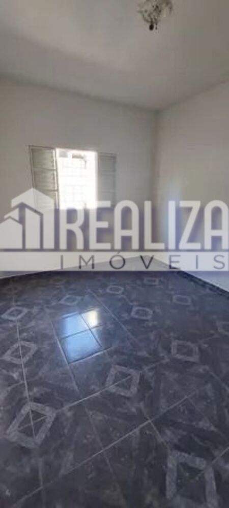 Casa à venda com 3 quartos, 270m² - Foto 2