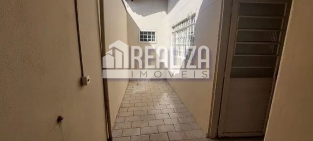 Casa à venda com 3 quartos, 270m² - Foto 3