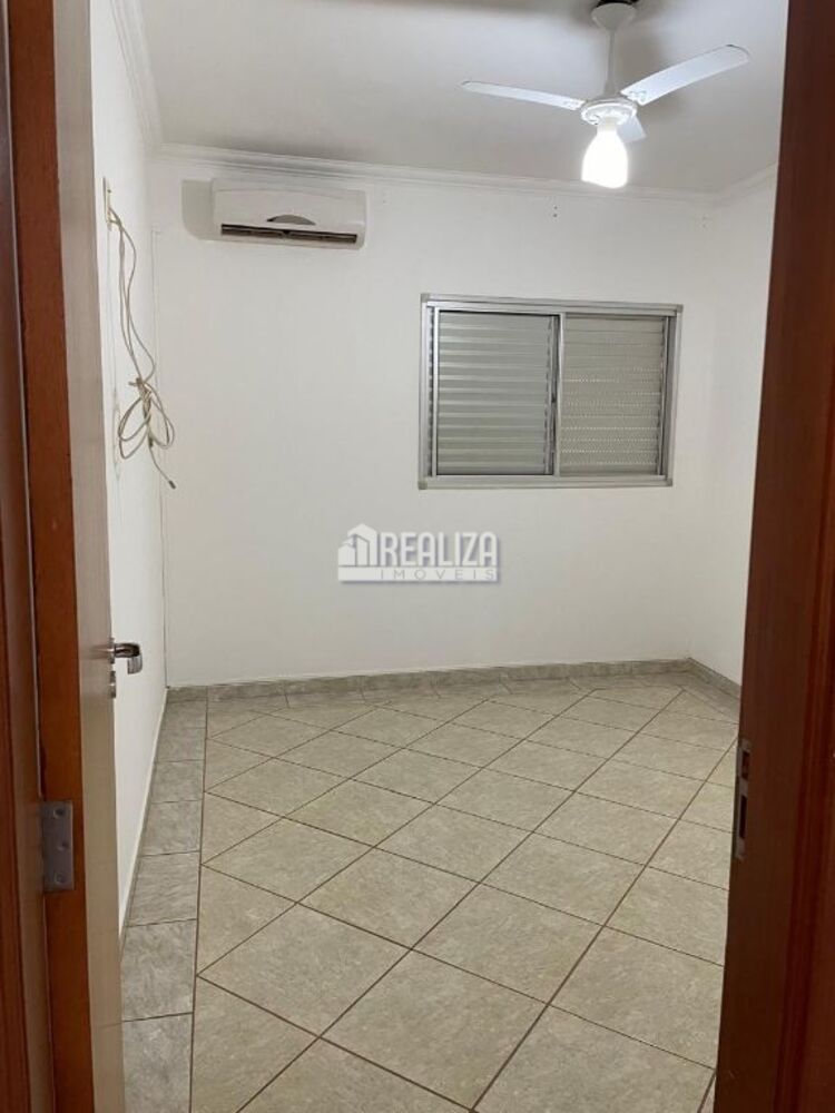 Apartamento à venda com 2 quartos, 67m² - Foto 4