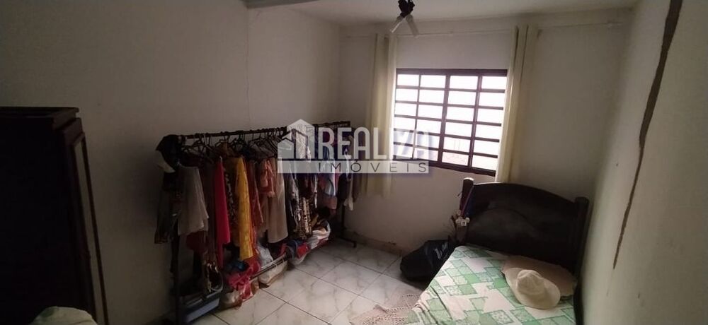 Casa à venda com 2 quartos, 110m² - Foto 3