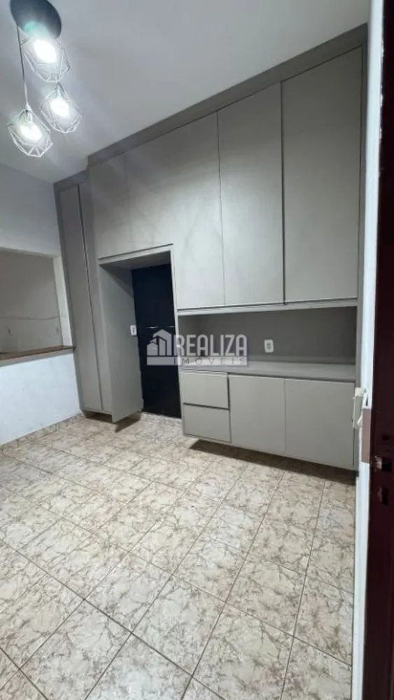 Casa, 3 quartos, 195 m² - Foto 2