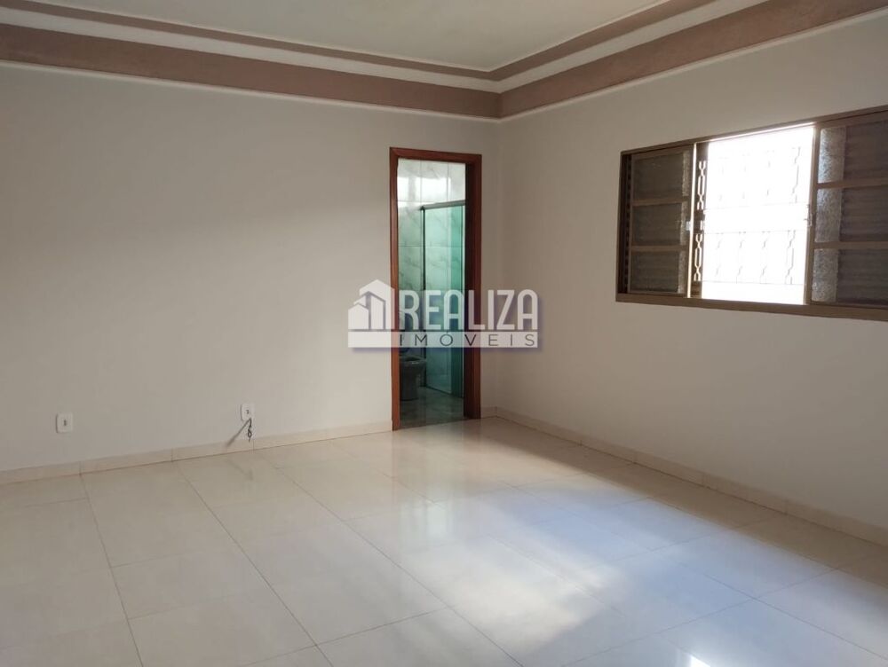Casa, 3 quartos, 177 m² - Foto 1
