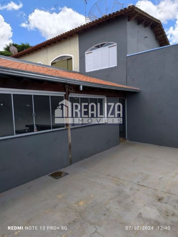 Sobrado à venda com 2 quartos, 124m² - Foto 1