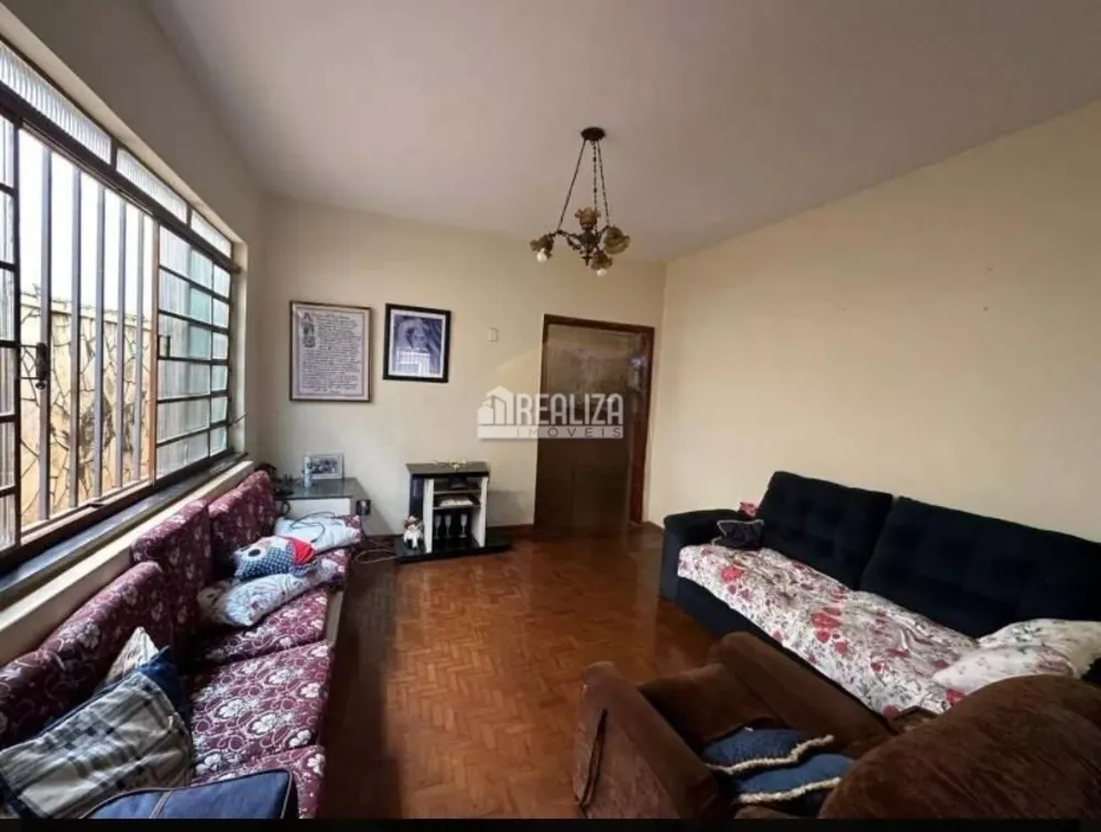 Casa, 3 quartos, 180 m² - Foto 2