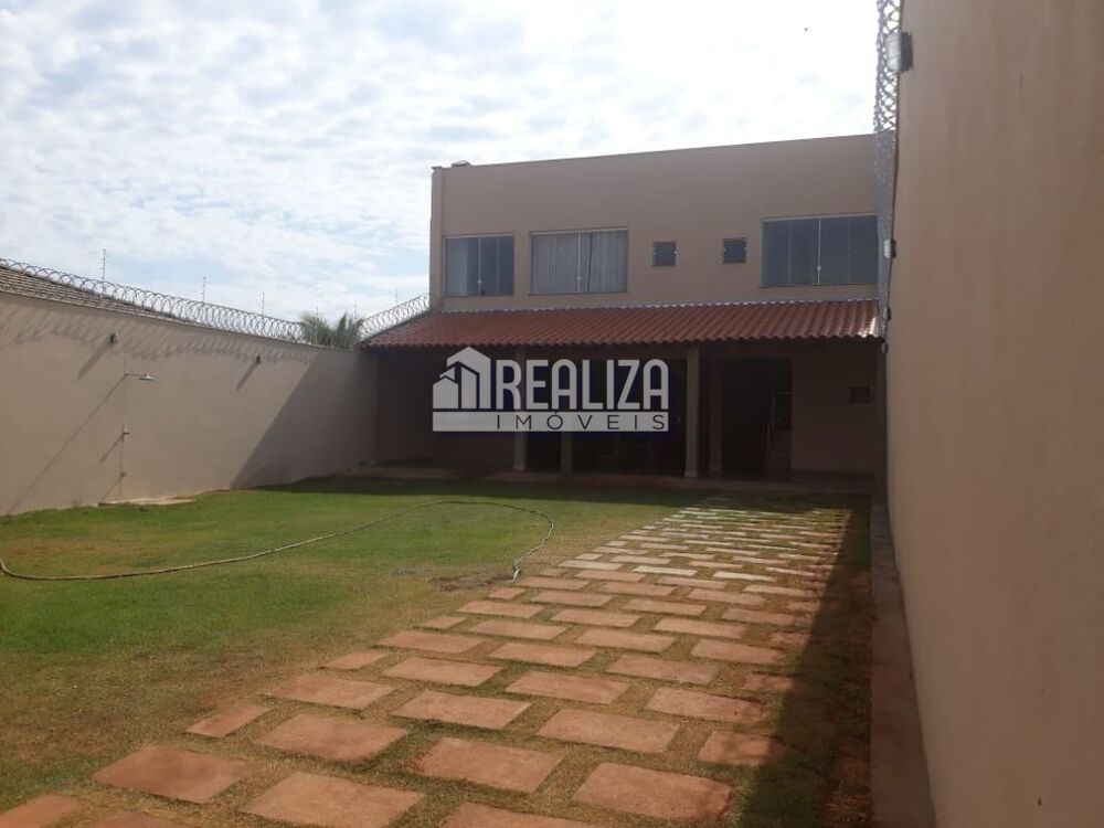 Casa, 2 quartos, 189 m² - Foto 1