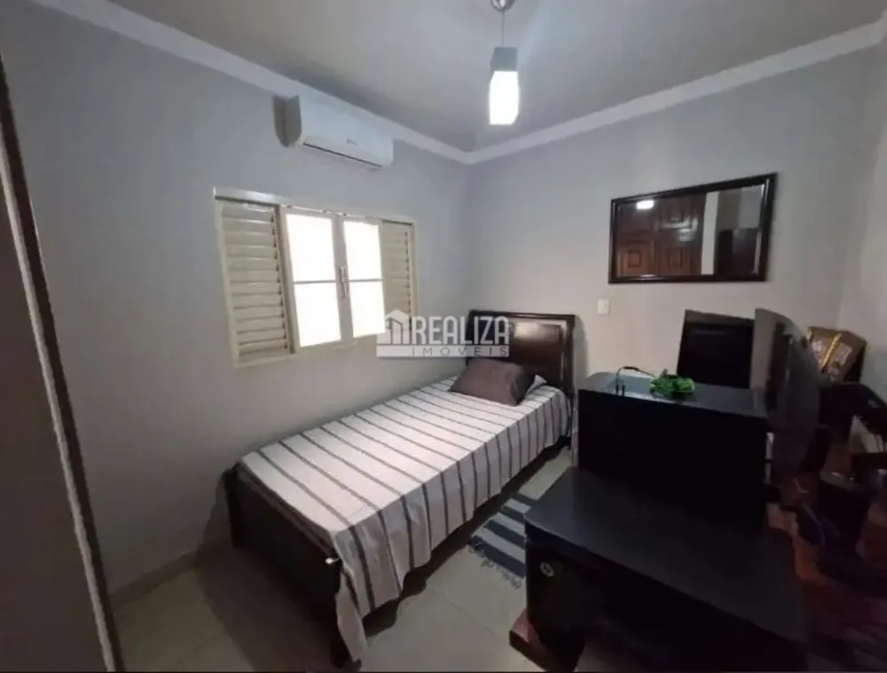 Casa, 3 quartos, 221 m² - Foto 3