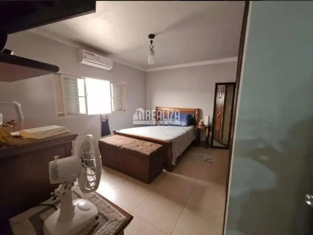 Casa, 3 quartos, 221 m² - Foto 4