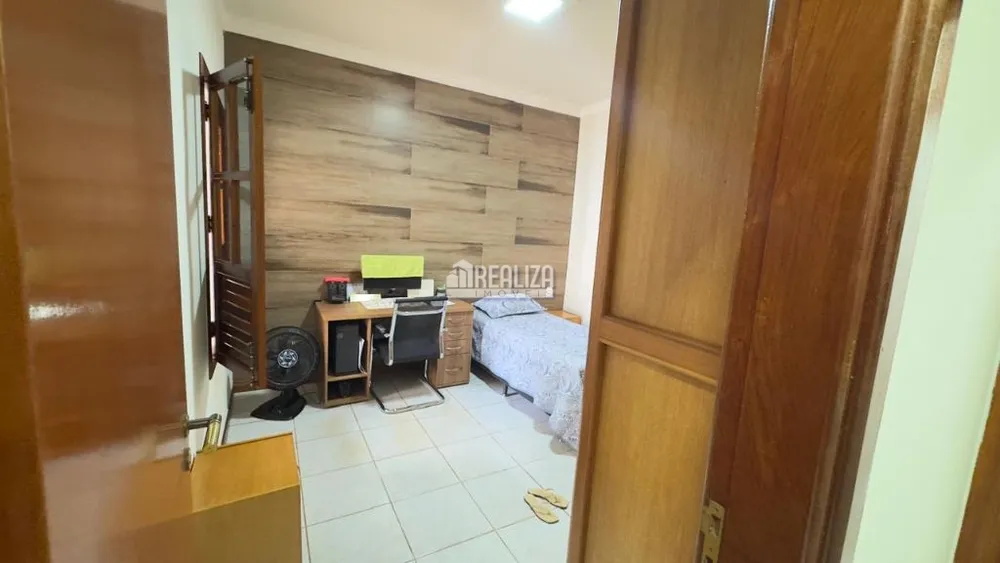 Casa, 3 quartos, 180 m² - Foto 1