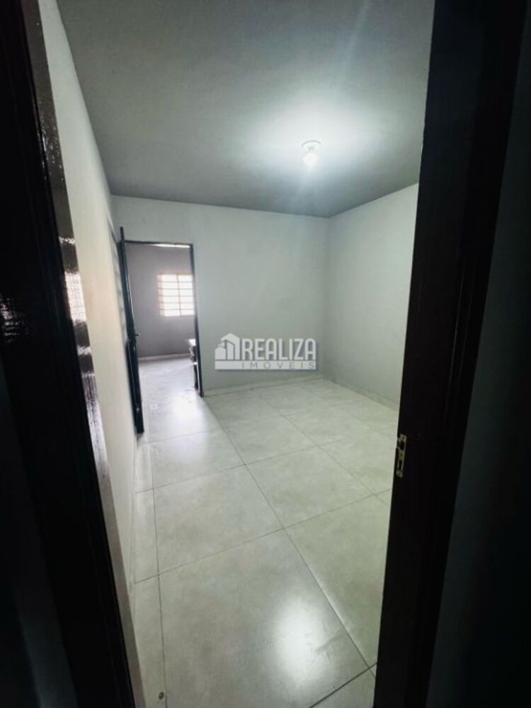 Casa para alugar com 2 quartos, 160m² - Foto 11