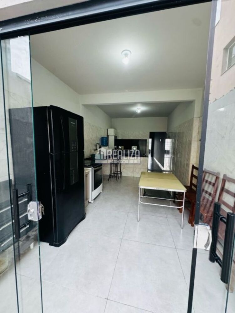Casa para alugar com 2 quartos, 160m² - Foto 2