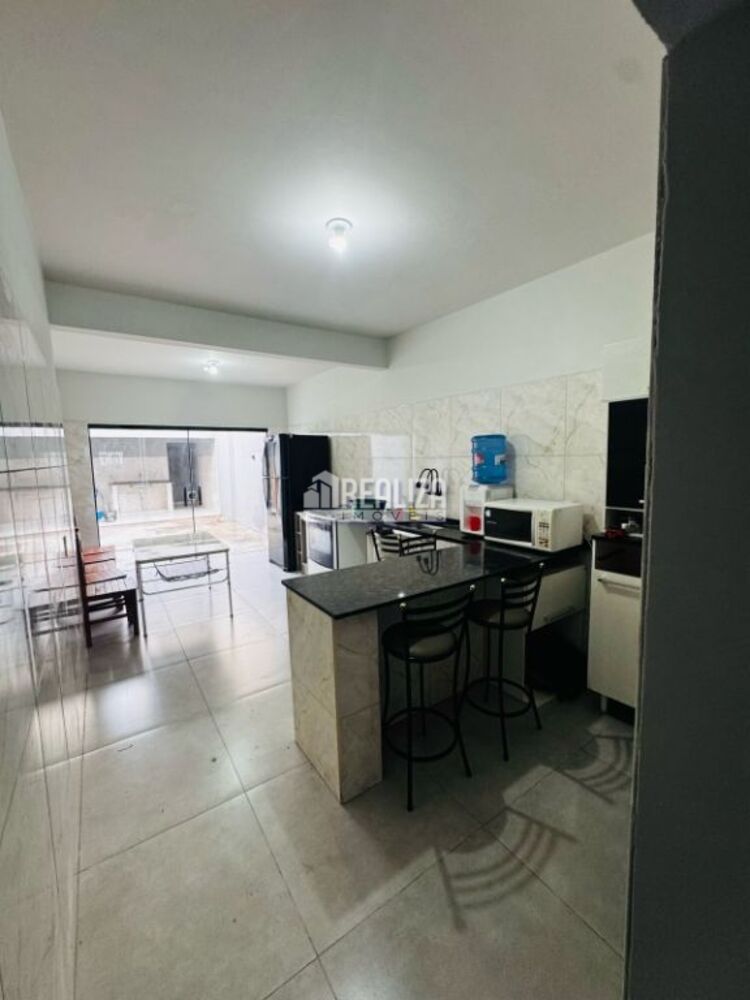 Casa para alugar com 2 quartos, 160m² - Foto 1
