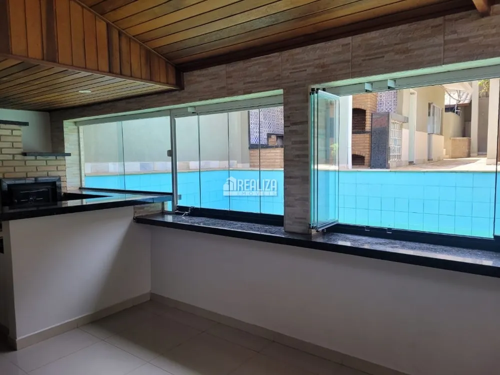 Casa, 3 quartos, 244 m² - Foto 2