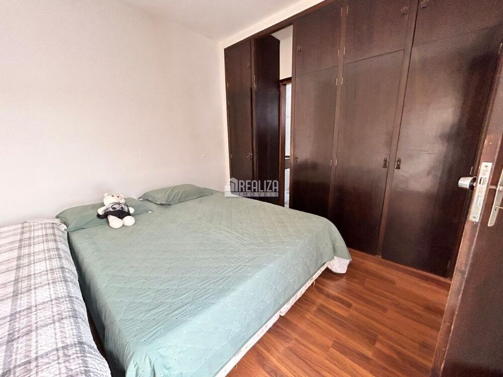 Casa, 3 quartos, 182 m² - Foto 2