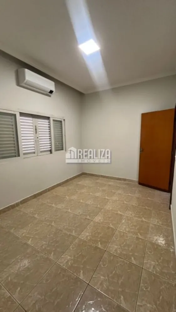 Casa, 3 quartos, 158 m² - Foto 2