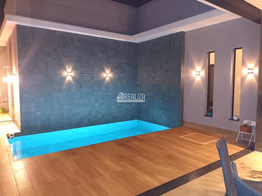 Casa de Condomínio à venda com 3 quartos, 220m² - Foto 1