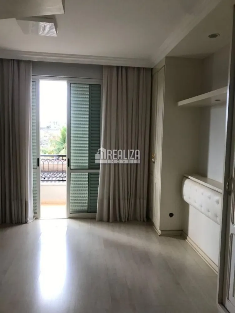 Apartamento, 3 quartos, 200 m² - Foto 1