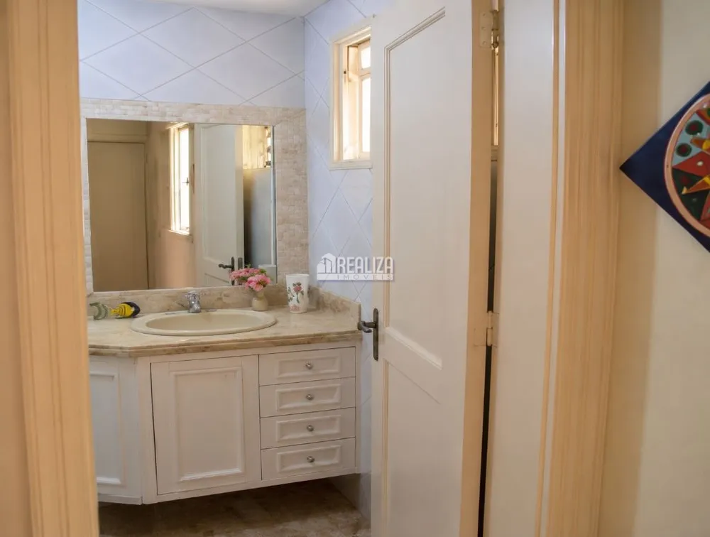 Casa, 3 quartos, 208 m² - Foto 1
